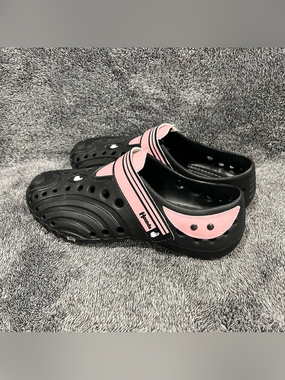 Black and pink Hounds Women's Ultralites shoes size 5/6